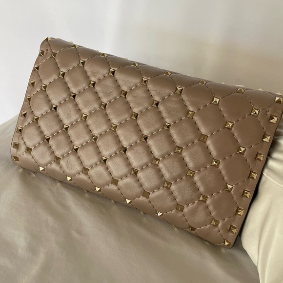 VALENTINO ROCKSTUD SPIKE NAPPA LEATHER CROSSBODY CLUTCH BAG - Picture 7 of 15